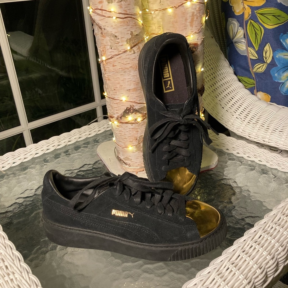 Puma Size 9 black and gold suede sneakers - Picture 3 of 8